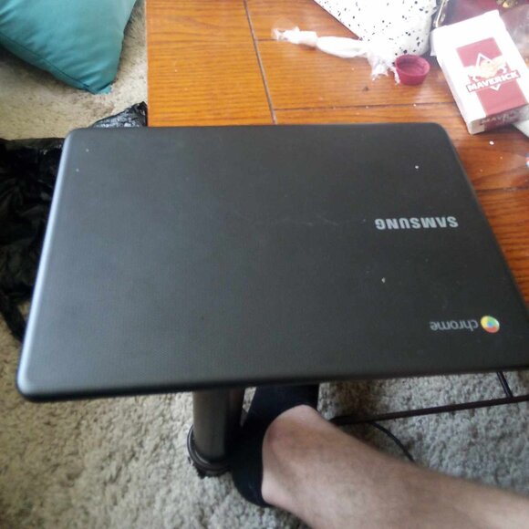 samsung computer and a hp computer